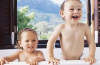 Túlélési gyakorlatok szülőknek: Fürdesd meg a gyereket!