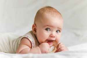Meg lehet jósolni a kisbaba szemének színét?