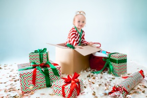 7 tipp, hogy a karácsonyt könnyebbé és vidámabbá tegyük, ha kisgyermekekkel és csecsemőkkel ünneplünk