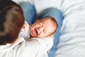 Új módszer a síró baba elaltatására