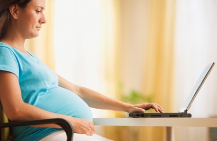 Aggódó és túlinformált kismamák