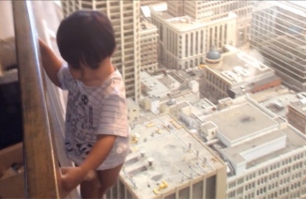 Az apa, aki a családi videókból akciófilmet csinált!