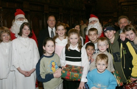  Nevelőszülőket keres a Nemzetközi Gyermekmentő Szolgálat nevelőszülői csoportja!