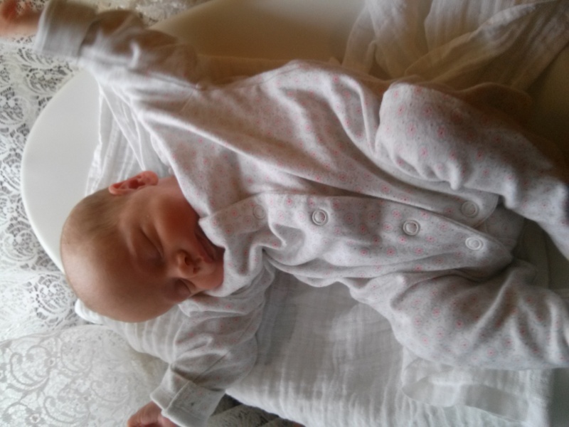 Születése napján Noémi