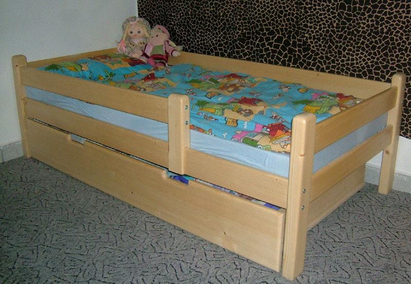 Flóra fenyő kisgyermekágy