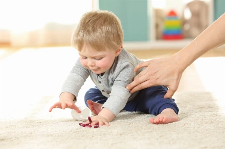 A gyógyszer nem játék! – így tanítsd meg rá a gyereket és tartsd otthon helyesen a készítményeket!