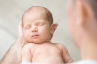 Miről árulkodik egy újszülött fejformája (és miről nem)?