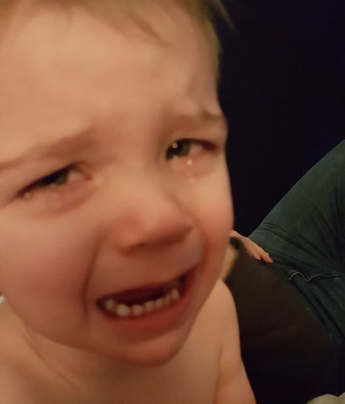 10 vicces helyzet, amikor a gyerekek olyasmiért hisztiznek, amit semmiképp nem csinálhatnak