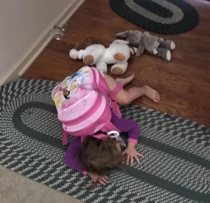 10 vicces helyzet, amikor a gyerekek olyasmiért hisztiznek, amit semmiképp nem csinálhatnak