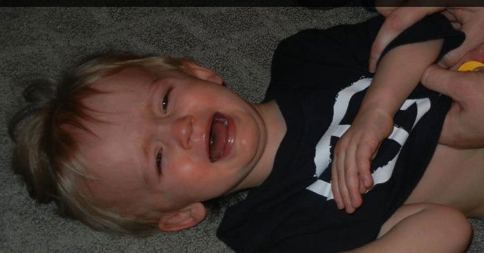 10 vicces helyzet, amikor a gyerekek olyasmiért hisztiznek, amit semmiképp nem csinálhatnak