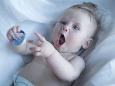 Lenyaltad a koszos cumit és visszaadtad a gyereknek? Jujj, ne már!