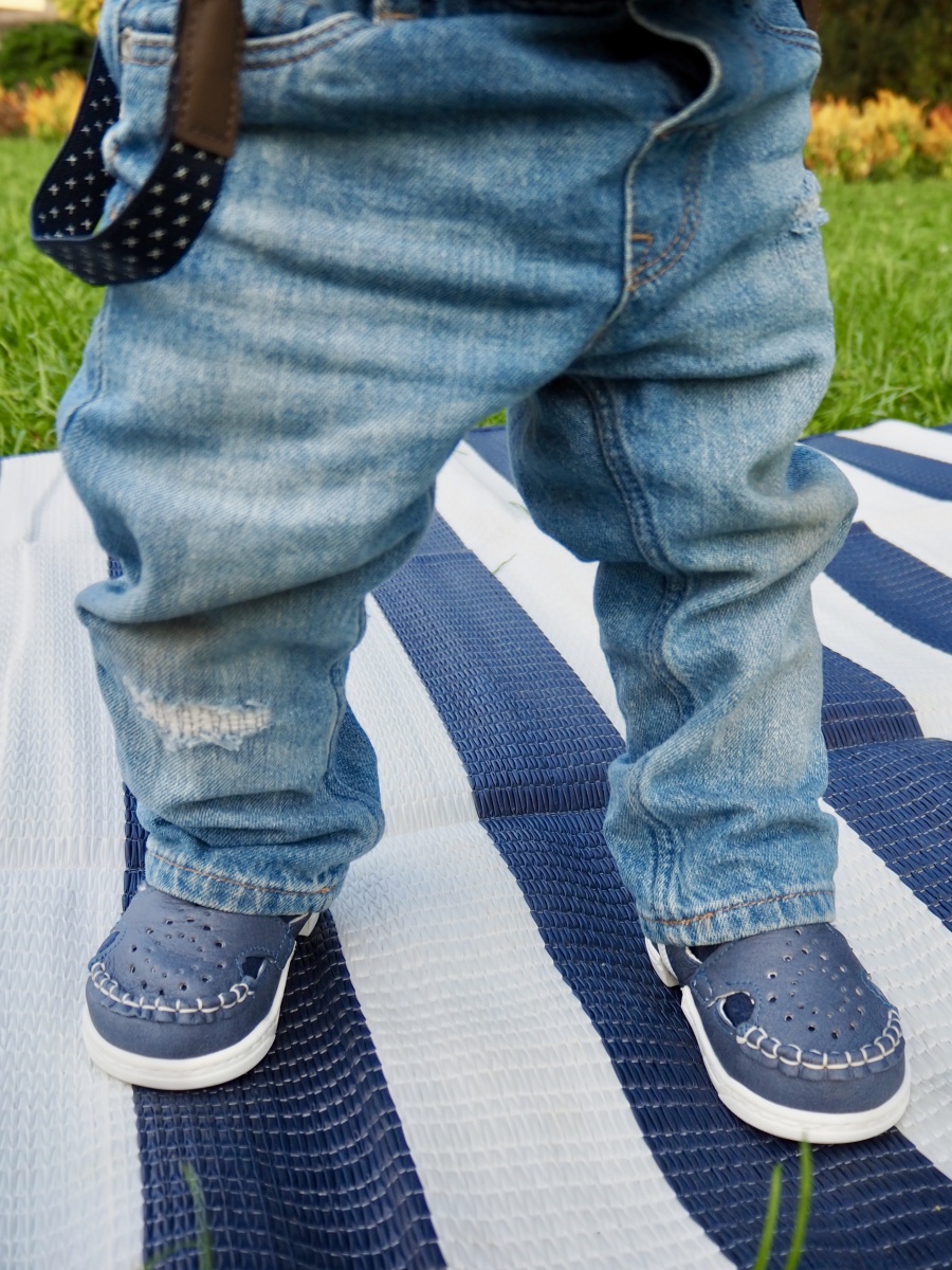 Szeretnéd, ha egészségesen fejlődne babád lába? Nem mindegy milyen cipőket választasz számára!