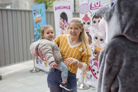 Őszinte anyai vallomásokkal nyitották meg Budapest legexkluzívabb játékboltját