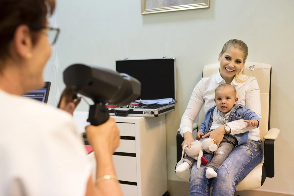 Új korszak kezdődik, a műsorvezető kisfia már mászik