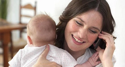 Amióta anya lettem; a telefonom (szinte) az egyetlen szociális életem