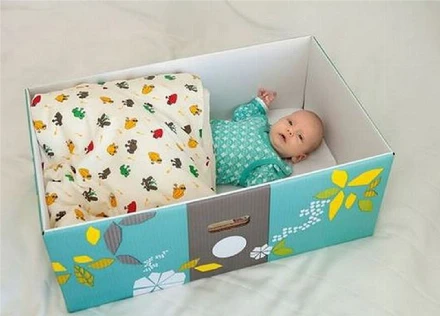 Miért alszanak a finn babák dobozban?