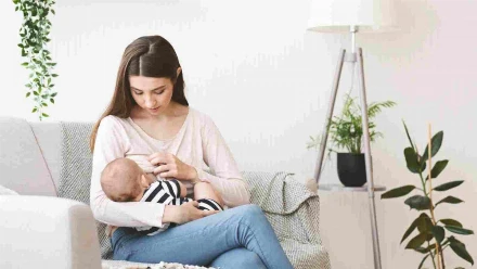 „A szoptatás sikeressége nem csupán az anyák felelőssége”