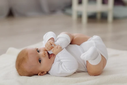 Mikor kezdenek el mosolyogni a kisbabák?