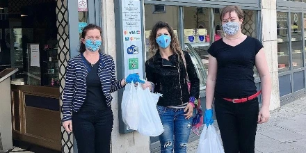 Egészségügyi dolgozóknak sütöttek finomságokat a debreceni anyukák