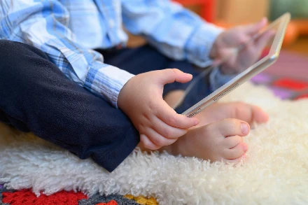 Egy kétségbeesett anya üzenete. “A gyerekemet a tablettel nyugtattam le. Mekkora hibát követtem el!”