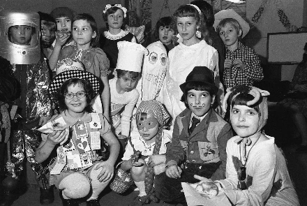 Mert farsang van – avagy ennek öltözött be anno a nagyi!