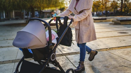 Mindenből újat? 7 babaholmi, amiből jó lesz a kölcsön, vagy a használtan vett is