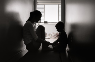 Szülői kiégés márpedig létezik! De mit tehetünk ellene? – szakértőnk válaszol