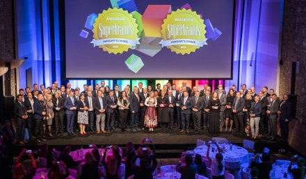 Egy márkát a szociális érzékenysége is minősít - ez a Superbrands 2022 magyarországi díjátadó gála üzenete