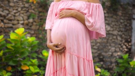 Azt mondta, kövér vagyok, és úgy nézek ki, mint egy rózsaszín bálna - a kismamát a legjobb barátja szégyenítette meg