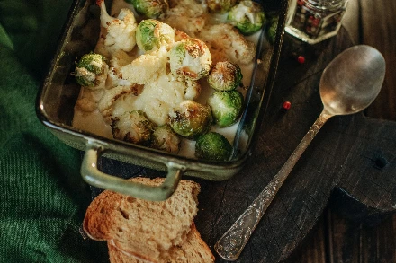 Recept: sajtos rakott kelbimbó veganuárra