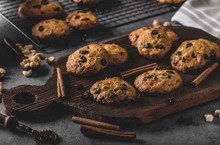 Recept: Ünnepre hangoló egyszerű csokis-fahéjas keksz