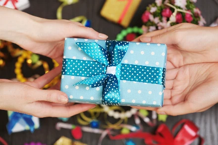 Babalátogatásra megyek, de az anyuka elvárja, hogy pénzt vigyek ajándék helyett