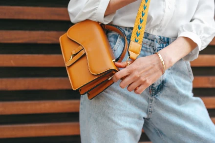 Elegáns kényelem – útmutató a tökéletes kézitáska kiválasztásához az anyukák mindennapi eleganciájához