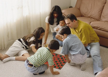 A burokban nevelés nem kell azt jelentse, hogy a széltől is óvjuk a gyereket – Egy négygyermekes édesapa gondolatai