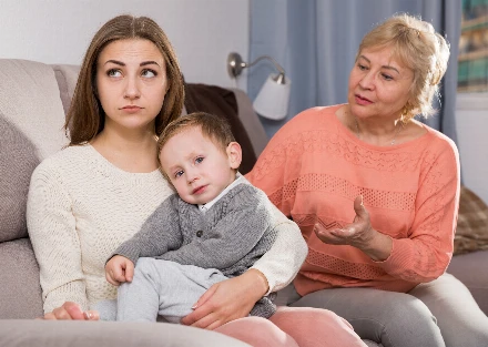 Mennyire szólhatnak bele a nagyszülők a gyereknevelésbe, hogyan húzhatjuk meg a határokat?