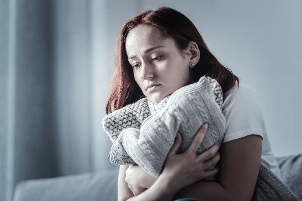 Gyermekágyi pszichózis tünetei: ha ezt tapasztalod, kérj segítséget!