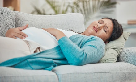 Hasfájás a terhesség alatt: ebben a 3 esetben azonnal fordulj orvoshoz!