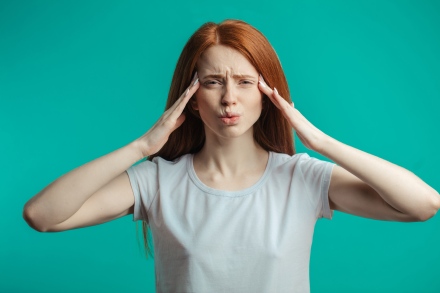 Magas vérnyomás és fejfájás: ha így fáj a fejed, jobb, ha orvoshoz mész!