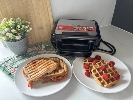 Leteszteltük a Tefal 3 az 1-ben gofrisütőjét, amivel ropogós paninit is készíthetsz! 