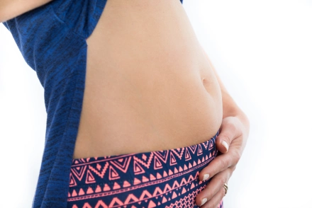 Szülés utáni regeneráció: az anyai test nem „magától” áll helyre