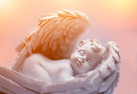 Átsuhanó babák: minden 4. várandósság veszteséggel ér véget, sok pár marad magára a gyászával